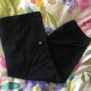 Straight leg lulu crops